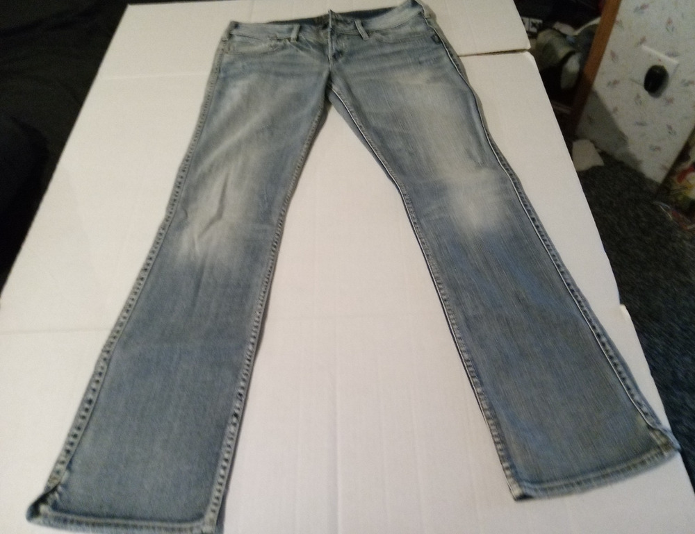 Silver Jeans Womens Size 33x32 McKenzie Faded Blue Jeans